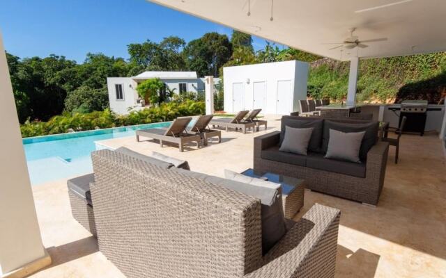 Private 3 Bedroom Villa Near Walking Trail