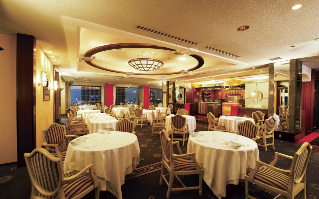 Hotel New Otani Tokyo, The Main