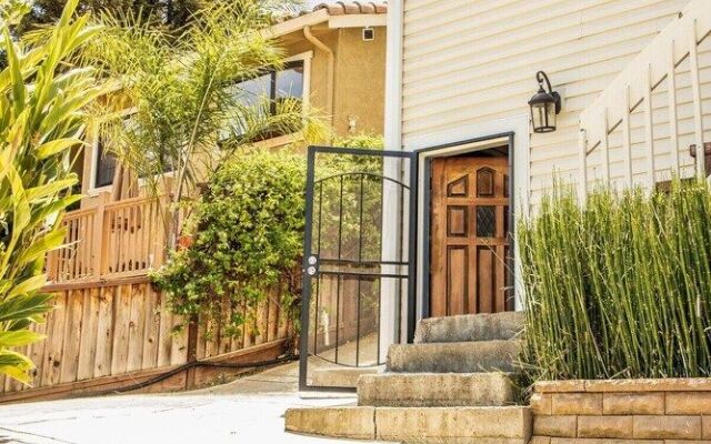 Cozy Fremont Studio With King Bed