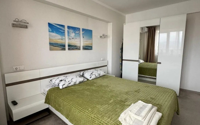 Apartments on Urozhnaya street 71/1k6