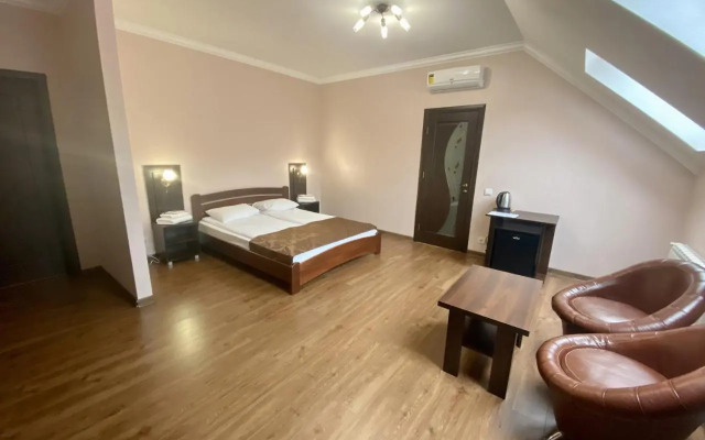 Sting Hotel & Event Palace