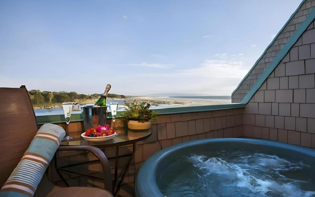 SeaVenture Beach Hotel