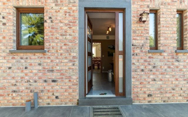 Spacious Getaway Near Spa F1