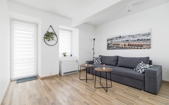 Studio Rynek Dębnicki by Renters