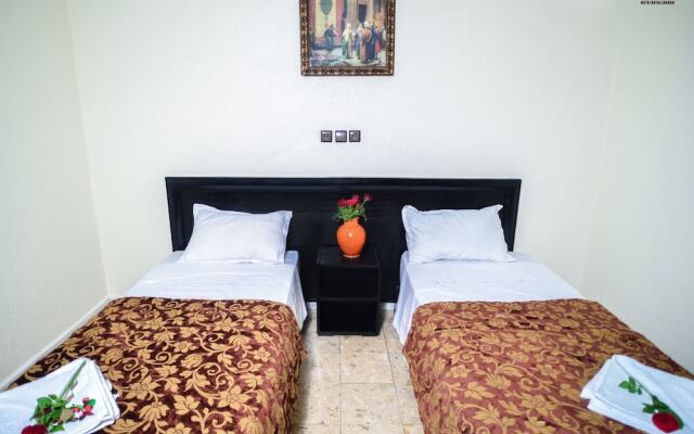 Royal London Apart & Hotel