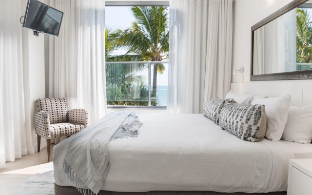 On The Beach Noosa – Guest Rooms – Hastings Street