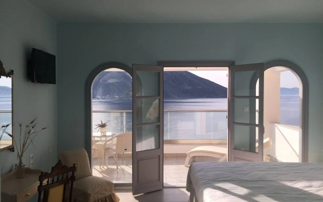 MasouriBlu Hotel