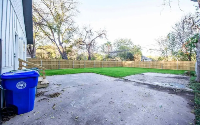 New Charming 2-bedroom Home Minutes to Downtown
