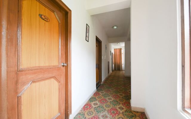 Fabhotel Chandra Palace