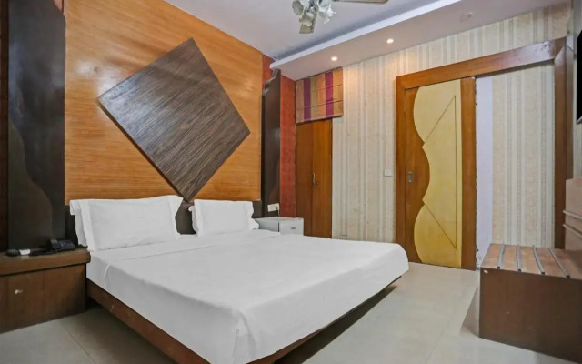 Oyo Flagship 67387 Karnal Royal