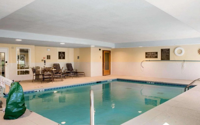 Comfort Inn & Suites West Chester - North Cincinnati