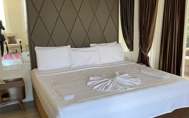Luxury 7-bed Villa With Pool and Jacuzzi, Fethiye