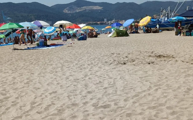 House of Fly with Sea View, Front the Beach