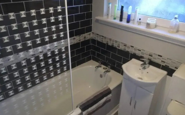 3-bed House, Sleeps 5, 5 min Walk From City Centre