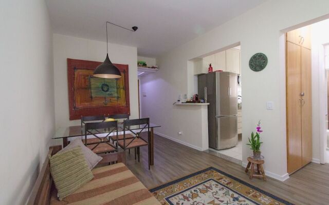 Apartamento na Rua Frei Caneca 750