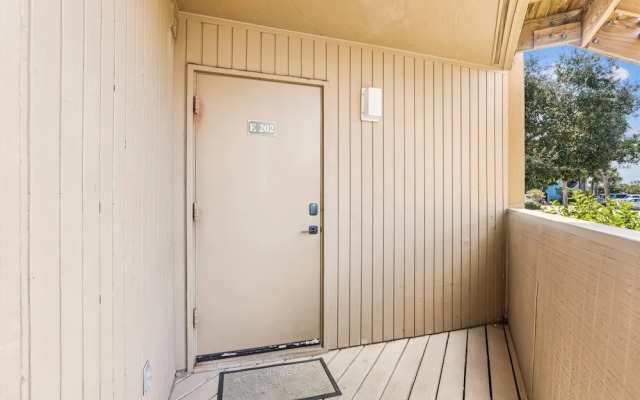 View Ocean & Racquet 8315