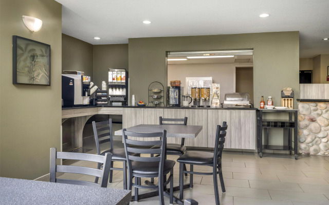 SureStay Plus Hotel by Best Western Lethbridge