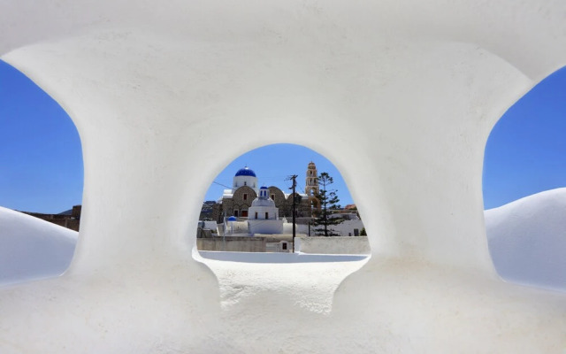 Church & Cave - Santorini Private Residences