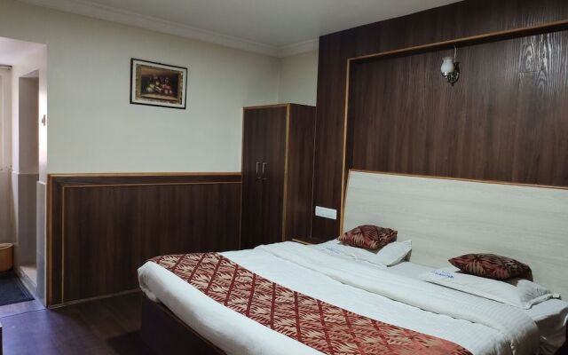 Hotel Alakapuri