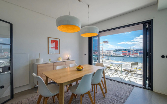 Nomad's 2bdr Riverside Lisbon
