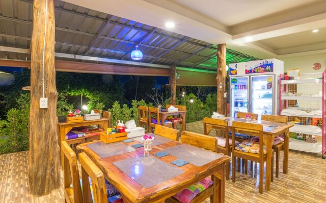 Pinthong Aonang Villa