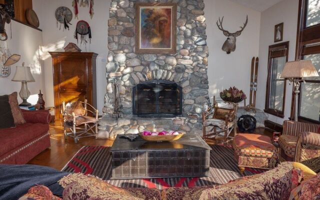 Stunning Western Inspired Private 3 Bedroom Villa Villa