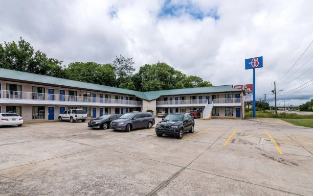 Motel 6 Attalla, AL