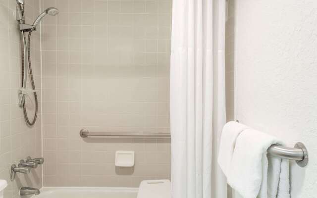 Travelodge by Wyndham Deltona