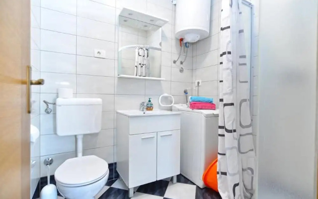 Lovely Flat Just Steps From the Beach