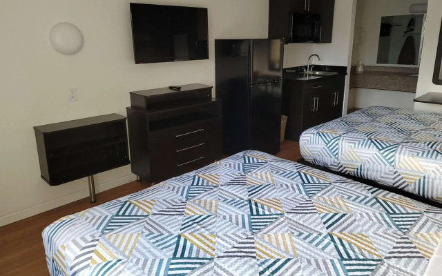 Rodeway Inn & Suites Thousand Palms - Rancho Mirage