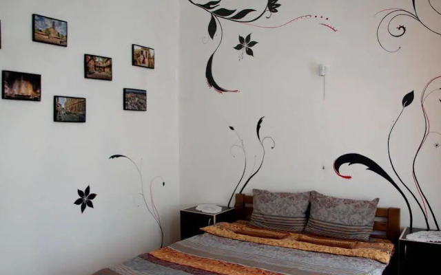 7 Apartments