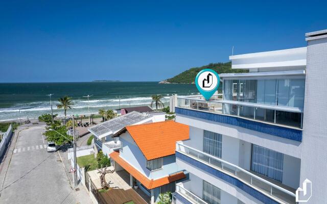 Cobertura duplex com vista para o mar e jacuzzi