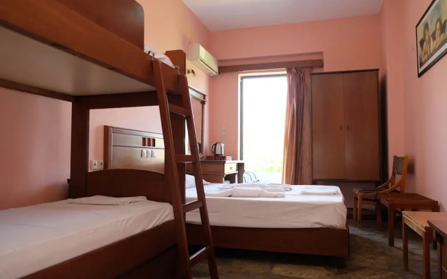 Hotel Rovies
