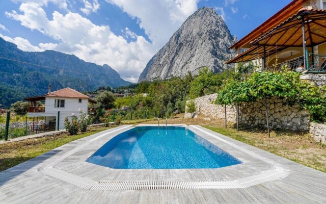 Secluded Villa With on Mountainside in Antalya