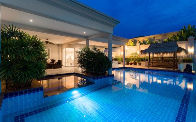 Stunning Luxury Golf and Pool Villas