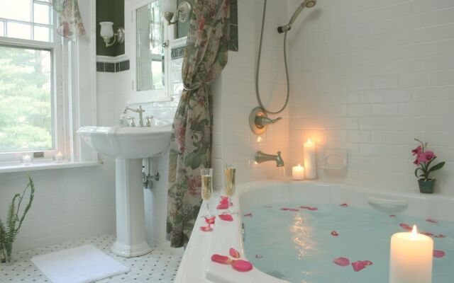 B. F. Hiestand House Bed & Breakfast