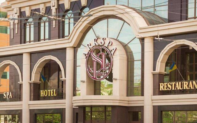 Ark Palace Hotel