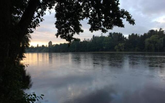 Camping & Hospedaje Rio Laja