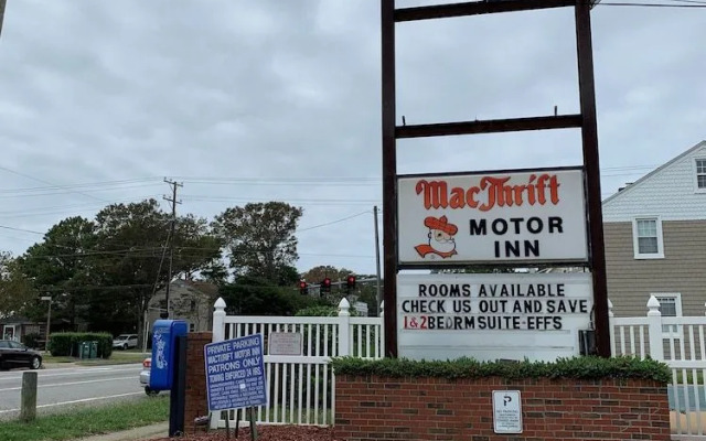MacThrift Motor Inn