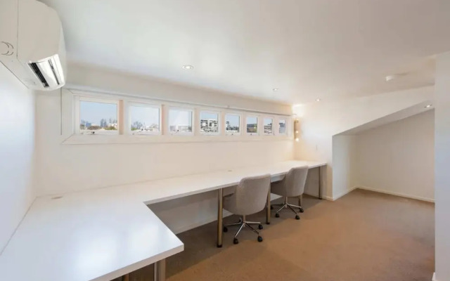 Renovated 3 Bedroom Family Home in Richmond With Parking