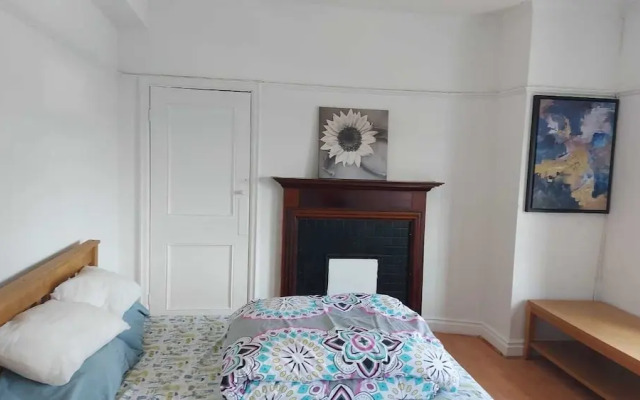 London Edgware Station Apartment