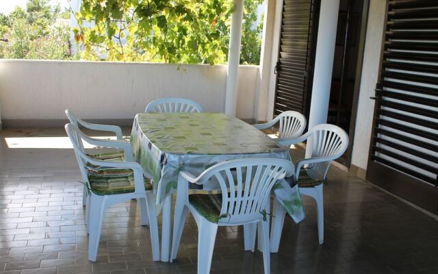 Spacious Apartment in Medulin with Covered Terrace