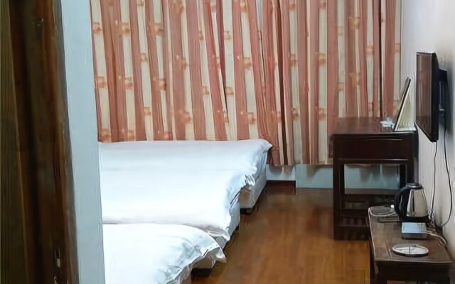 Luzhi Shuixiang Young Courtyard Homestay