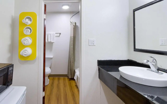 Country Hearth Inn And Suites