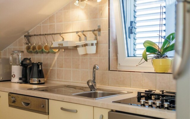 Beautiful Home in Kastel Kambelovac With Wifi and 3 Bedrooms