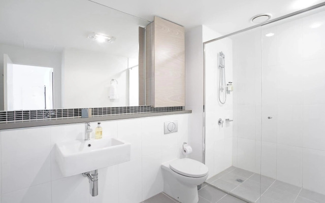 St Kilda Central Apartment Hotel
