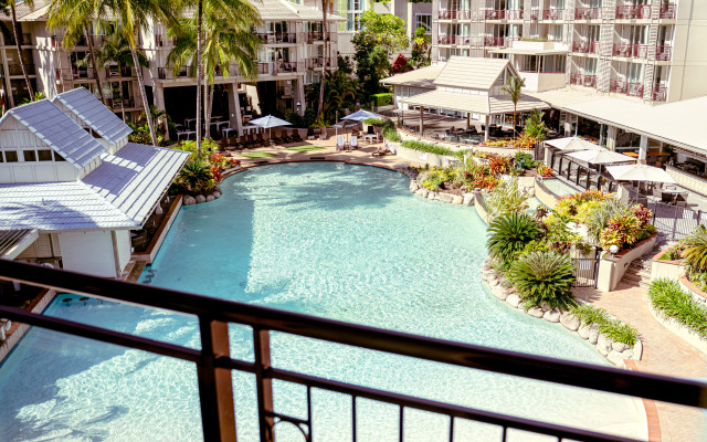 Novotel Cairns Oasis Resort