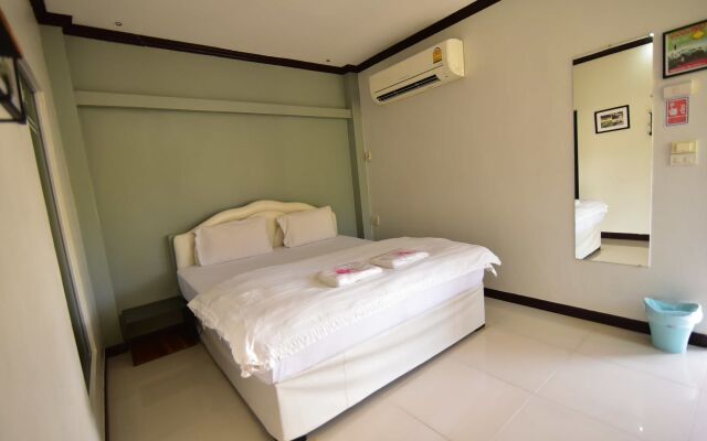Bangrak Resort