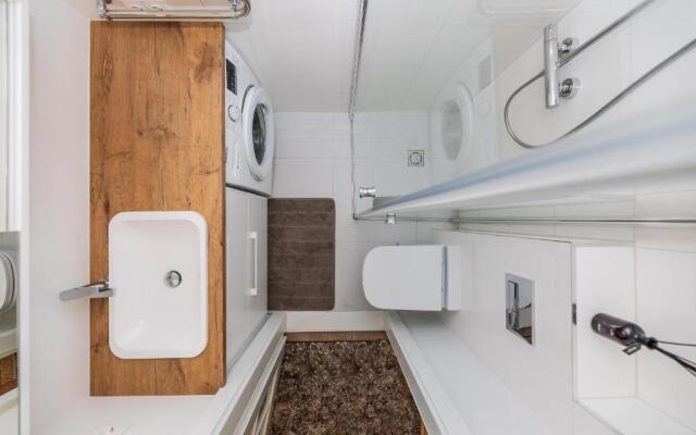 MARIUS 11 APARTMENT, By Cohost