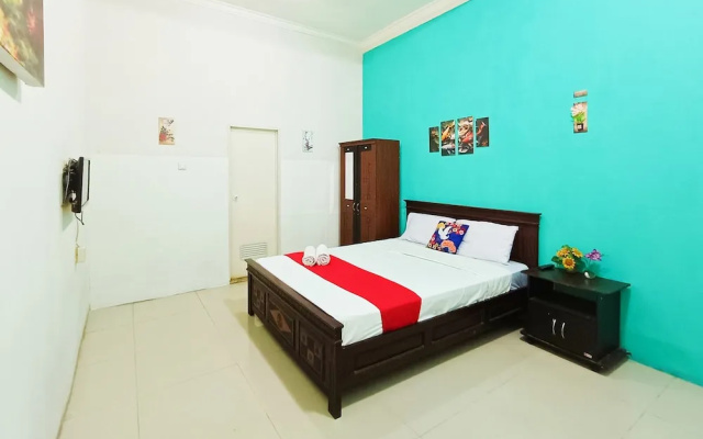 TwoSpaces Living at Matahari Homestay – Guest Rooms – Batu